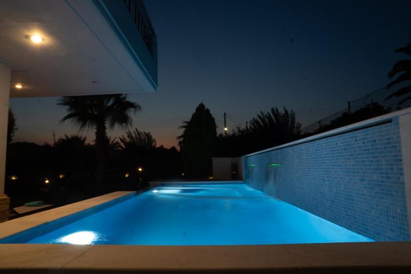 Luxury Heated Pool Villa Lagonisi