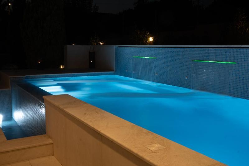 Villa Luxury Heated Pool